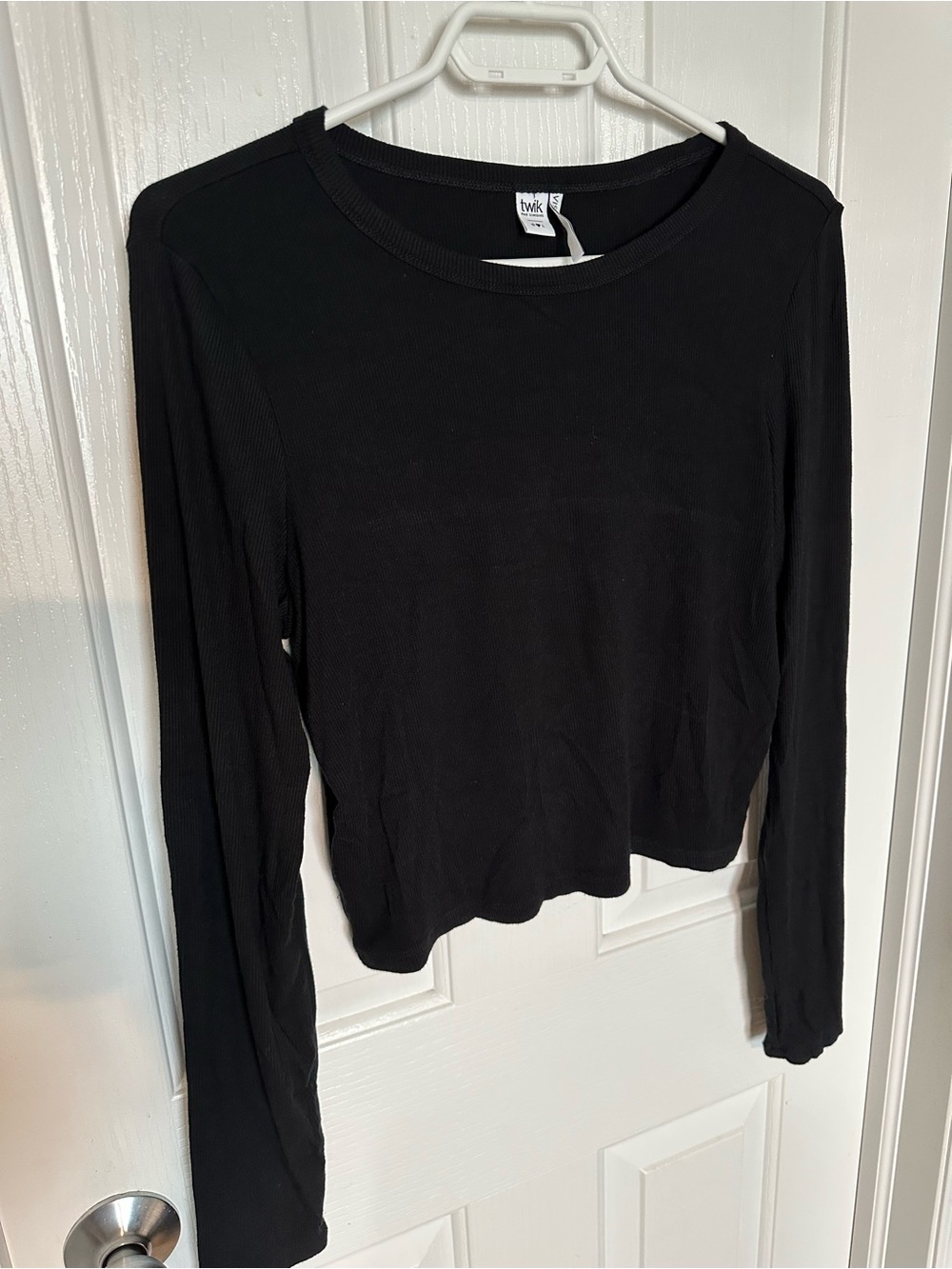 Twik Black Long-Sleeve Ribbed Cropped Tee